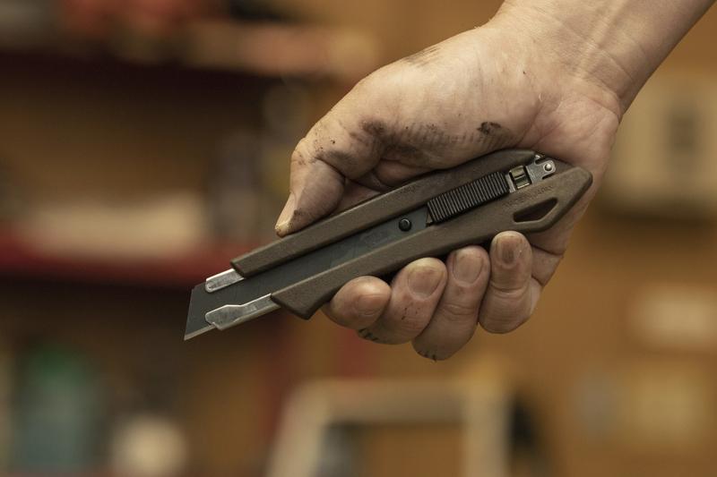 18mm WD-AL Wood Composite Auto-Lock Utility Knife
