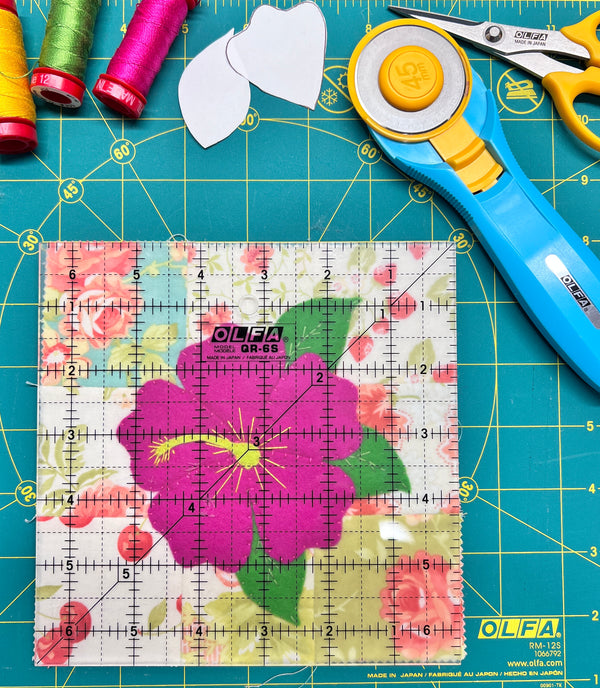 Hibiscus Charm Mini