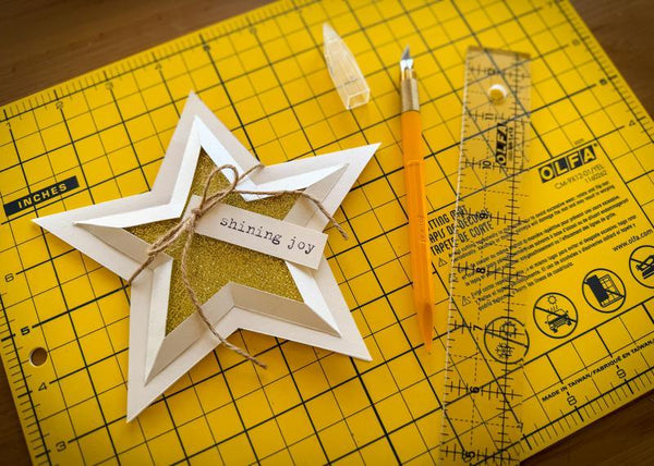 Quick Holiday Craft: 3D Star Greeting Card