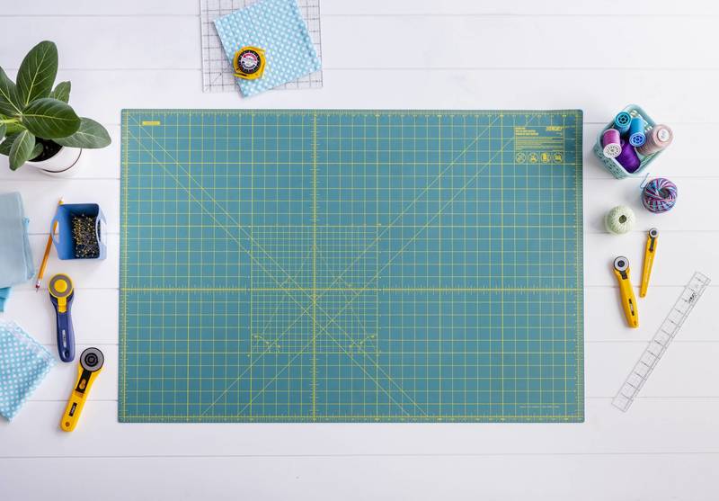 OLFA RMMG 24" x 36" Green DoubleSided SelfHealing Rotary Mat