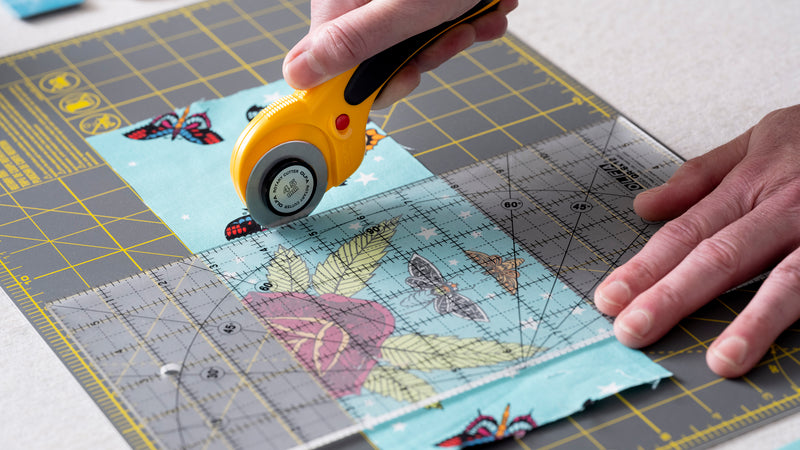 RM-CG-01/GRY 12”x18” Double-Sided Self-Healing Rotary Mat, Gray - OLFA.com