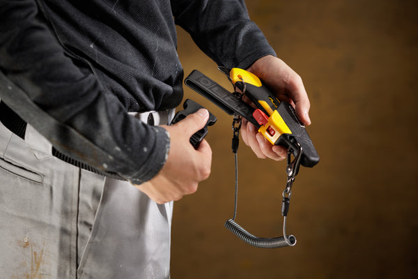 18mm Ratchet Lock Knife + Locking Holster (KH-1/L-5)