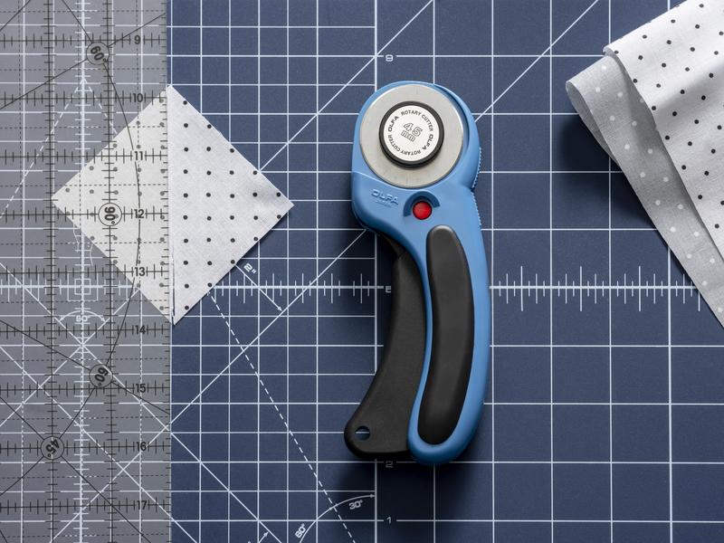 45mm RTY-2DX/PBL Ergonomic Rotary Cutter, Pacific Blue - OLFA.com